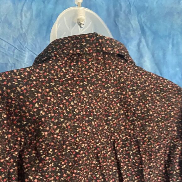 G by Guess Women's Black Floral Button-Up Shirt, Small, 2H-125T013 - Picture 6 of 8